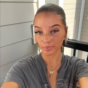 Meet your Posher, Teila